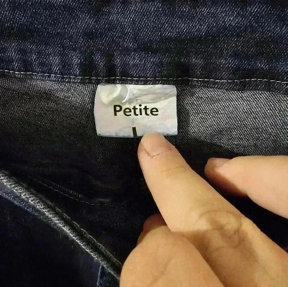 NWT Vintage Dark Wash Stretchy Jeans Petite Size L - Picture 3 of 4